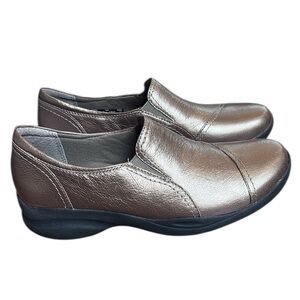 Clarks In Motion Walking Shoes Women’s 9 Bronze Leather Loafers Slip On